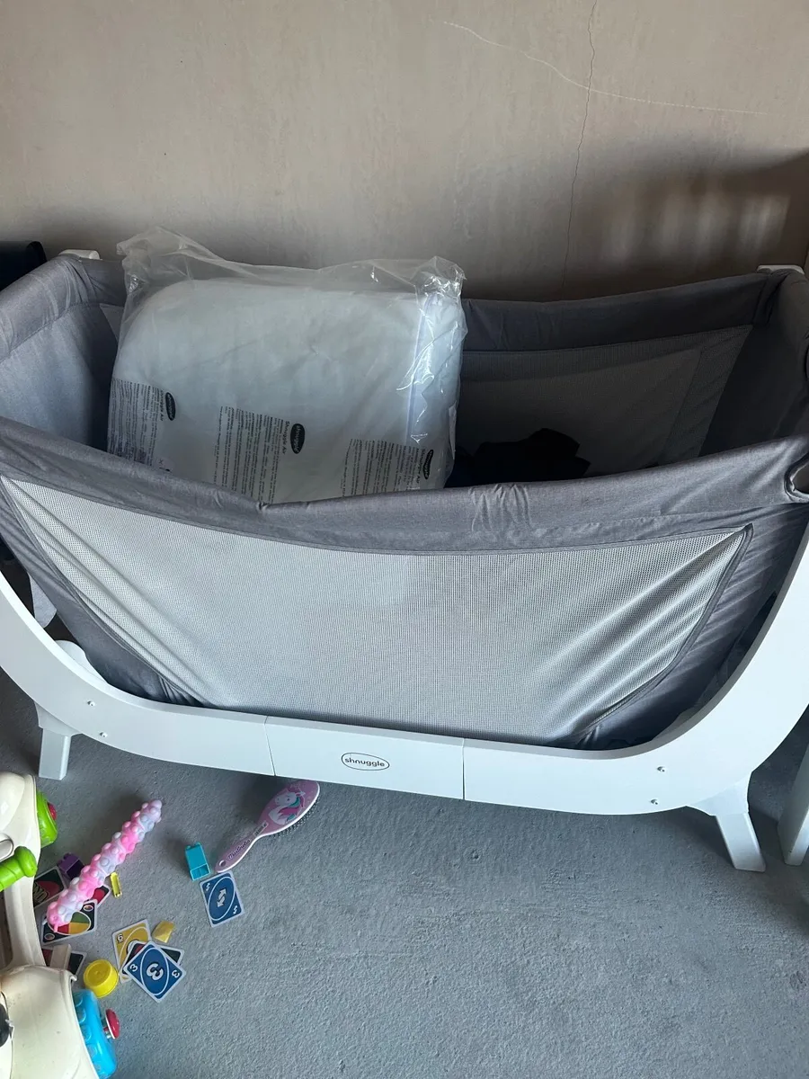 Shnuggle Air Bedside Crib - Image 3