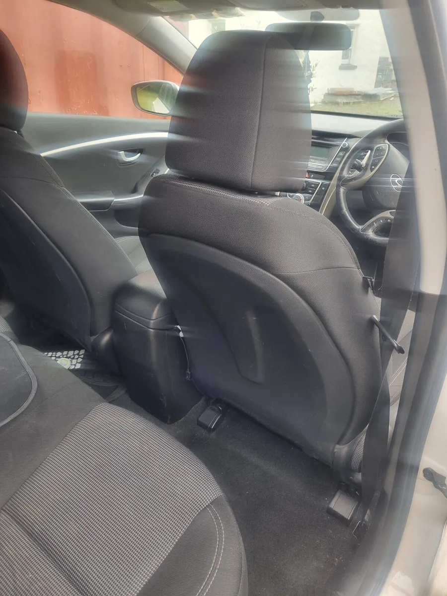 Hyundai i30 2012 - Image 2