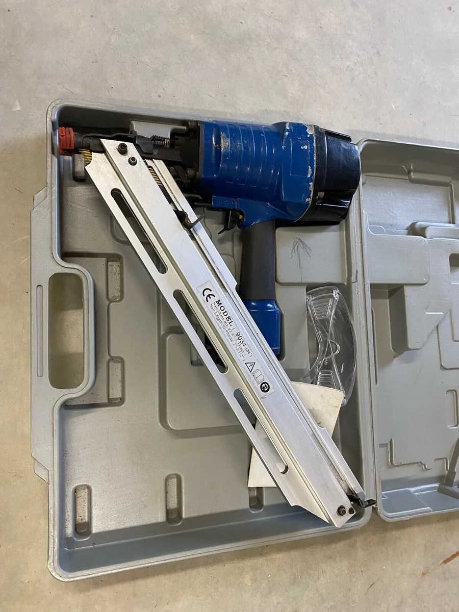 Framing/First fix pneumatic nail gun - Image 2