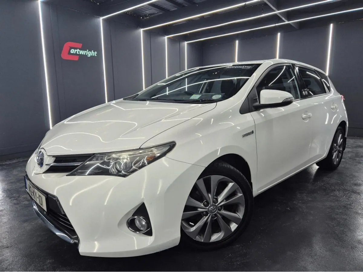 Toyota Auris 1.8 Hybrid SOL Auto - Image 1
