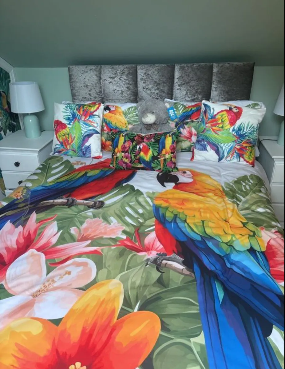 Double bed - Image 2