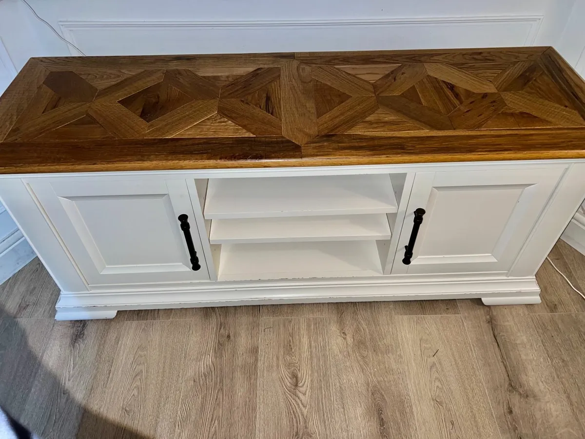 TV Unit - Image 3
