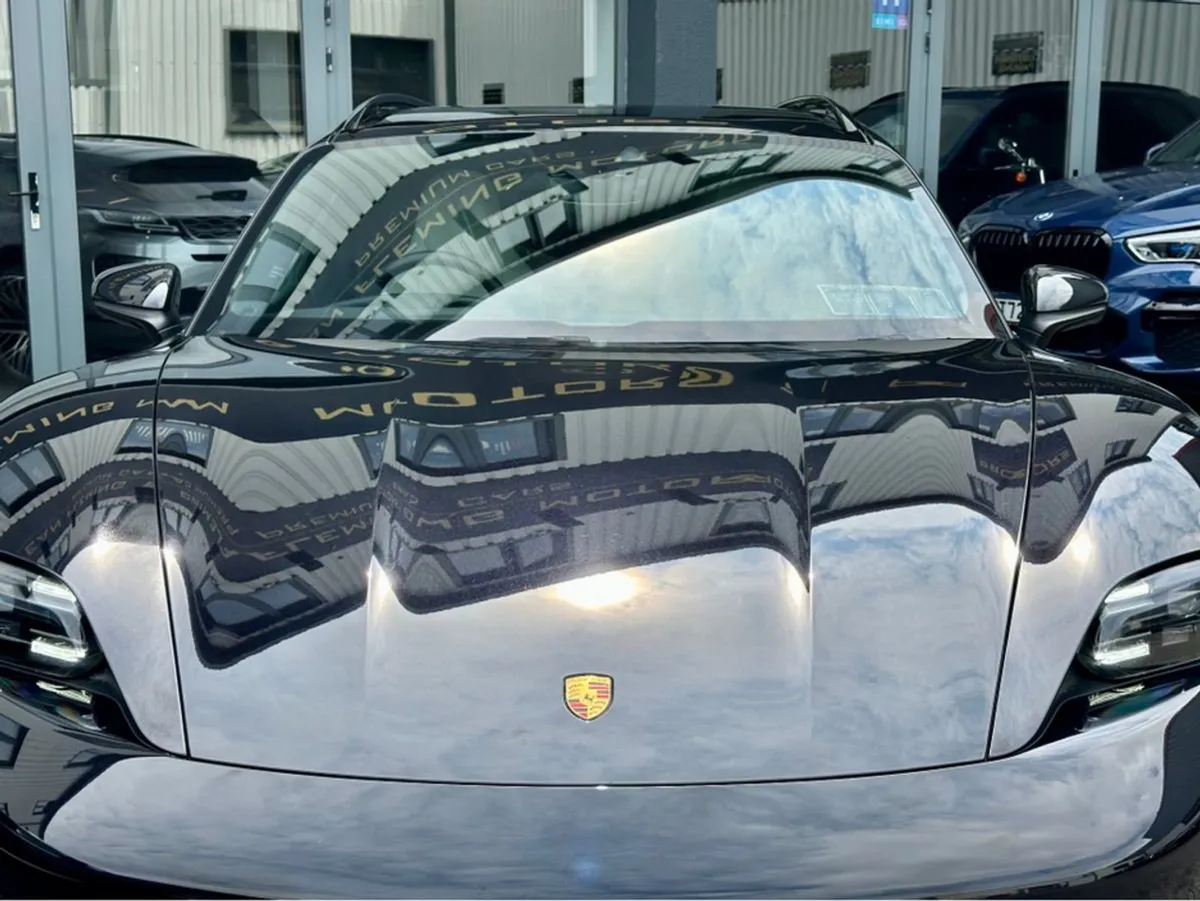 Porsche Taycan Sport Turismo 4X2 - Image 3