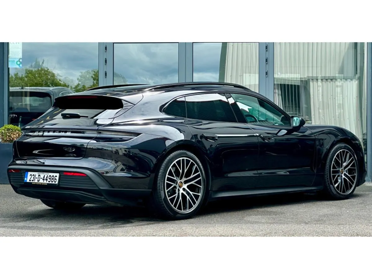 Porsche Taycan Sport Turismo 4X2 - Image 4