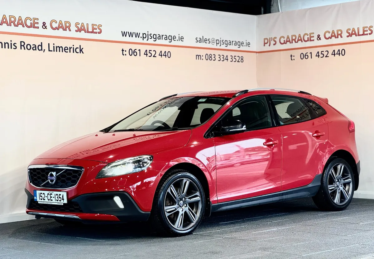 Volvo V40 2015 - Image 1