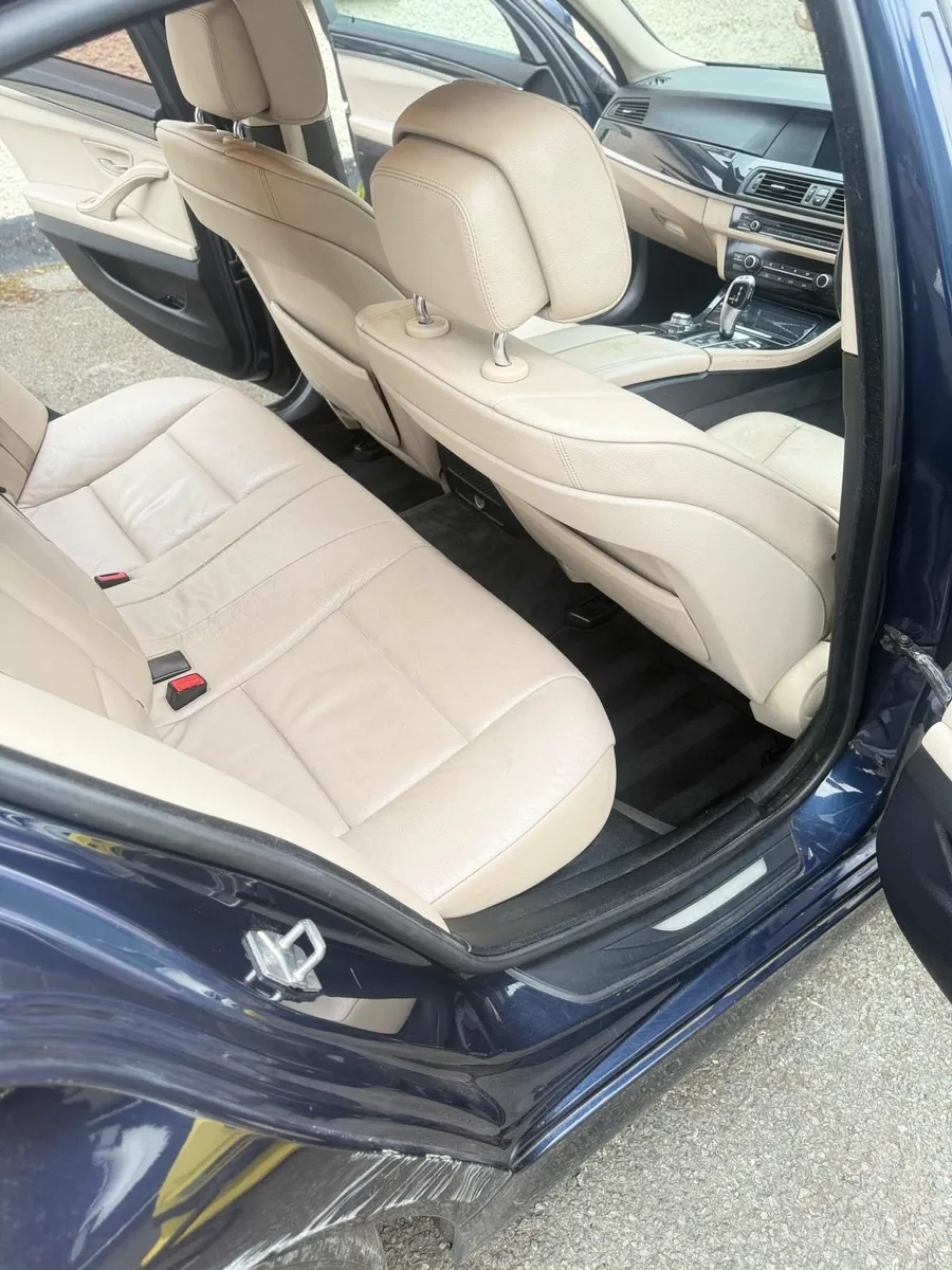 BMW 5-Series 2012 - Image 2