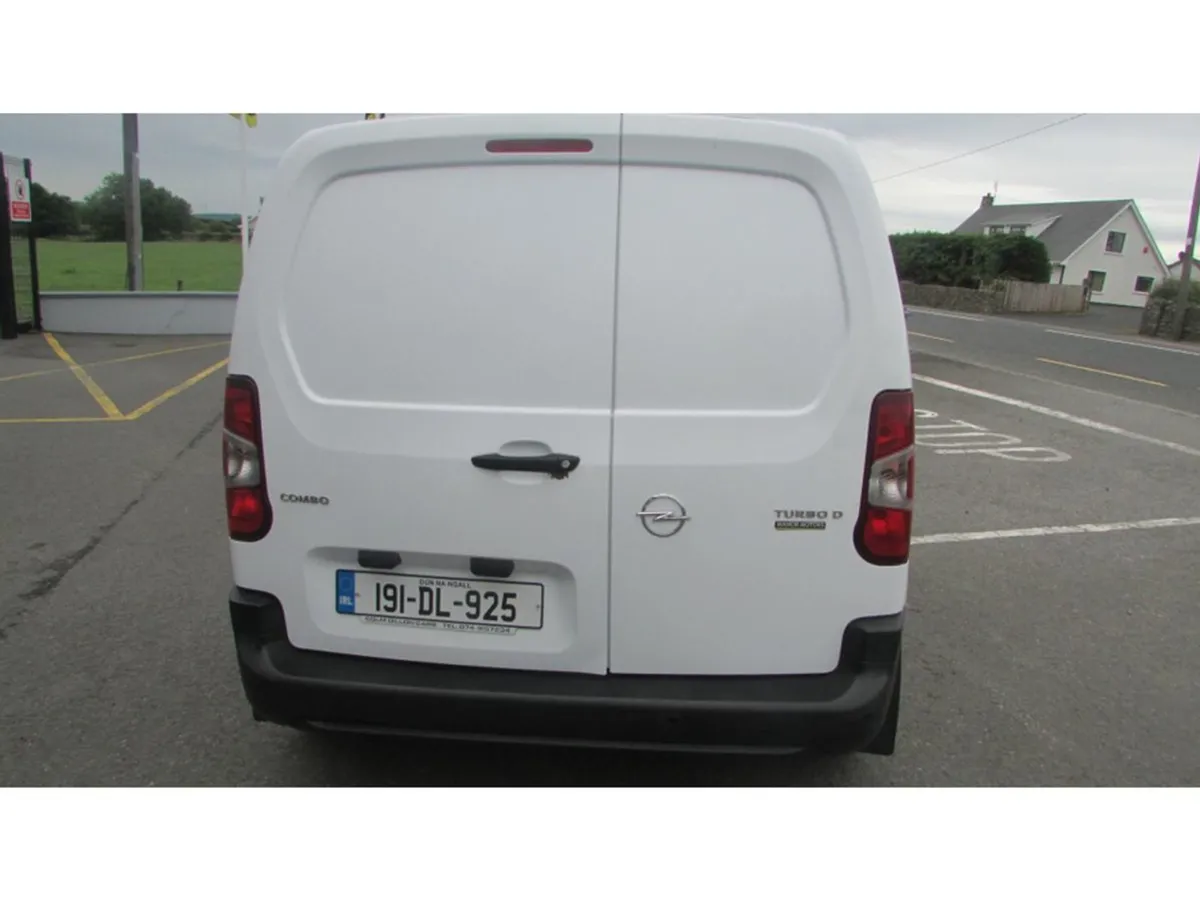 Opel Combo L1 1.5 D-turbo - Image 4