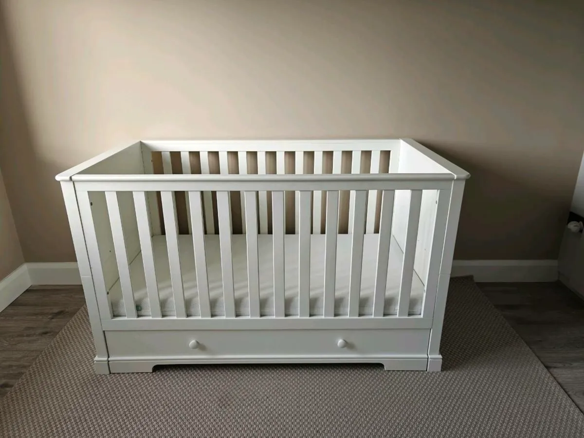 Cot Bed & Drawers - Image 1
