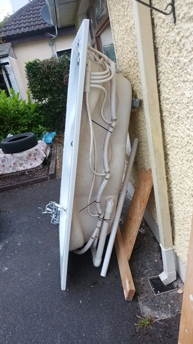 Jacuzzi bath for sale - Image 3