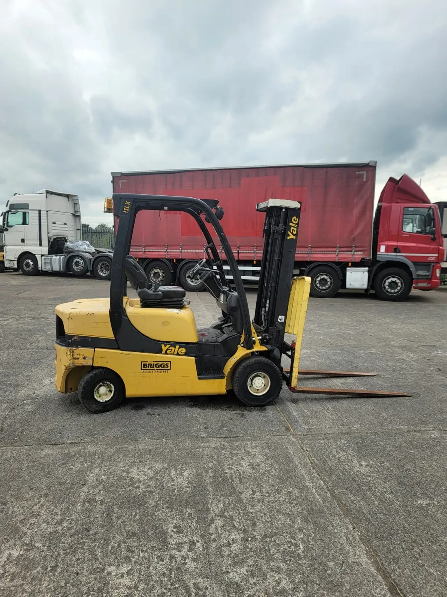 2014 Yale 2.5 ton diesel Container mast side shift - Image 1