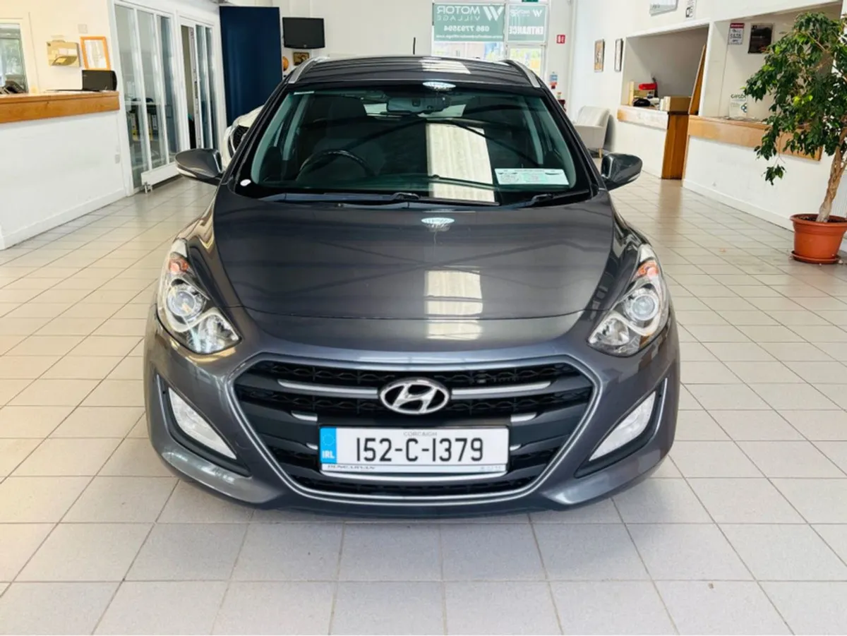Hyundai i30 1.6 Tourer Deluxe 5DR - Image 2