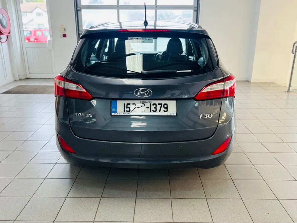 Hyundai i30 1.6 Tourer Deluxe 5DR - Image 3