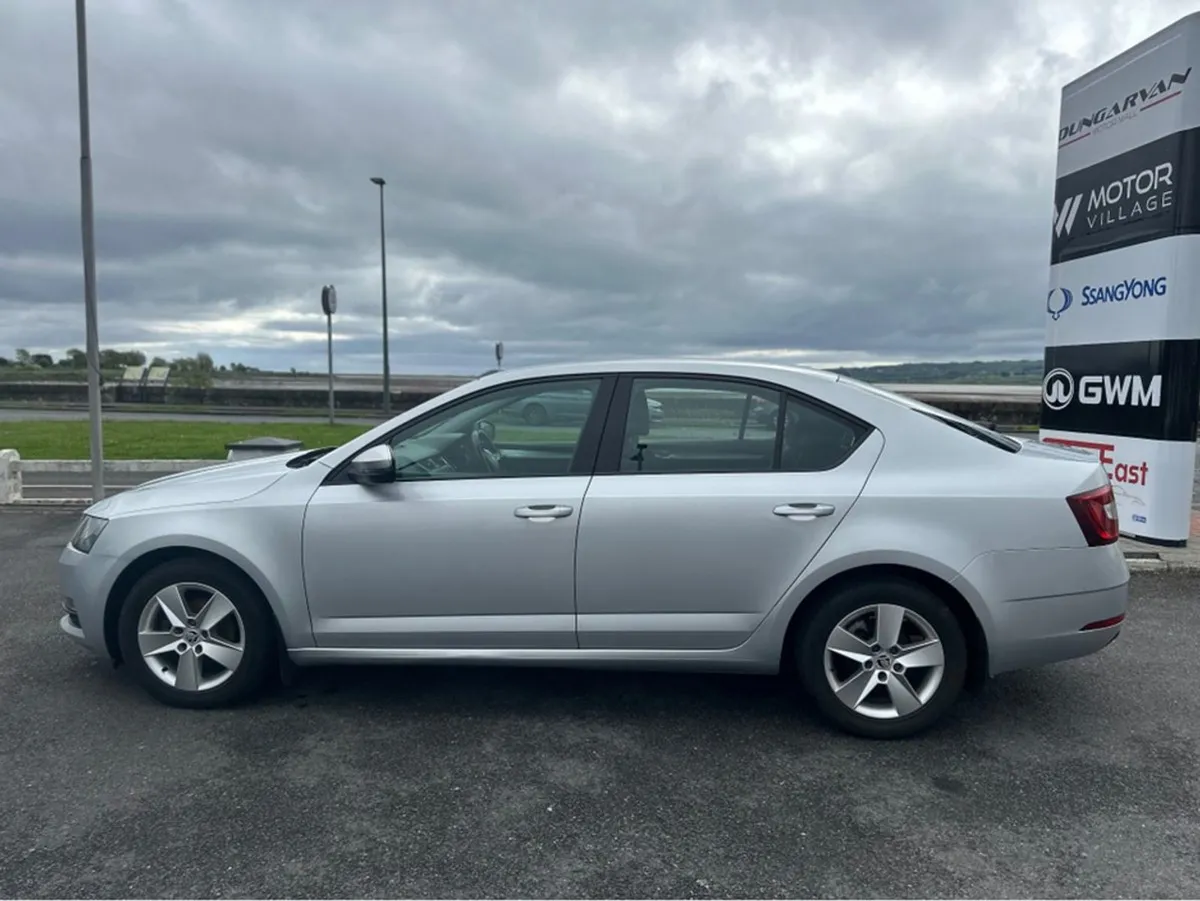 Skoda Octavia Ambition 1.6 TDI 115HP 4DR - Image 3