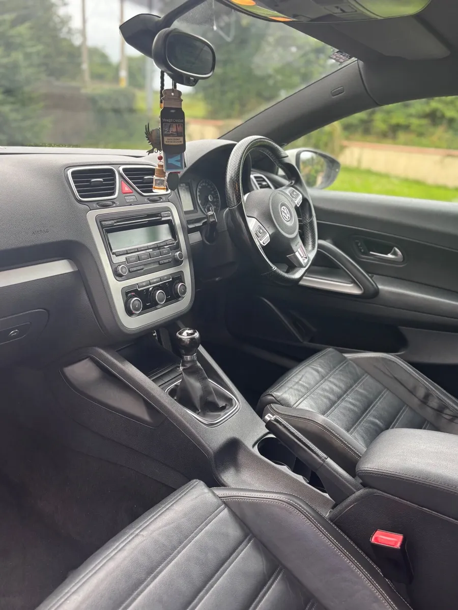 Volkswagen Scirocco 2011 - Image 4