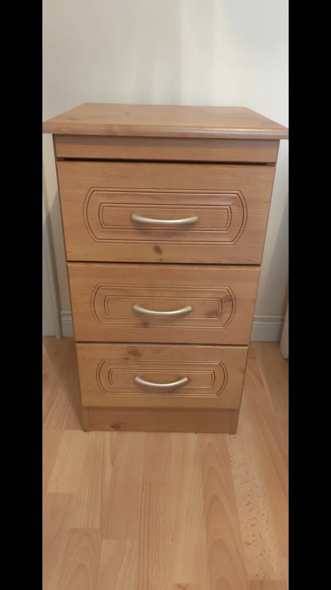 Chest of Drawers and 2 Lockers - Image 2