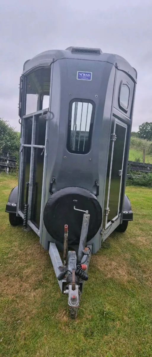 Nugent spirit 20 horsebox - Image 2