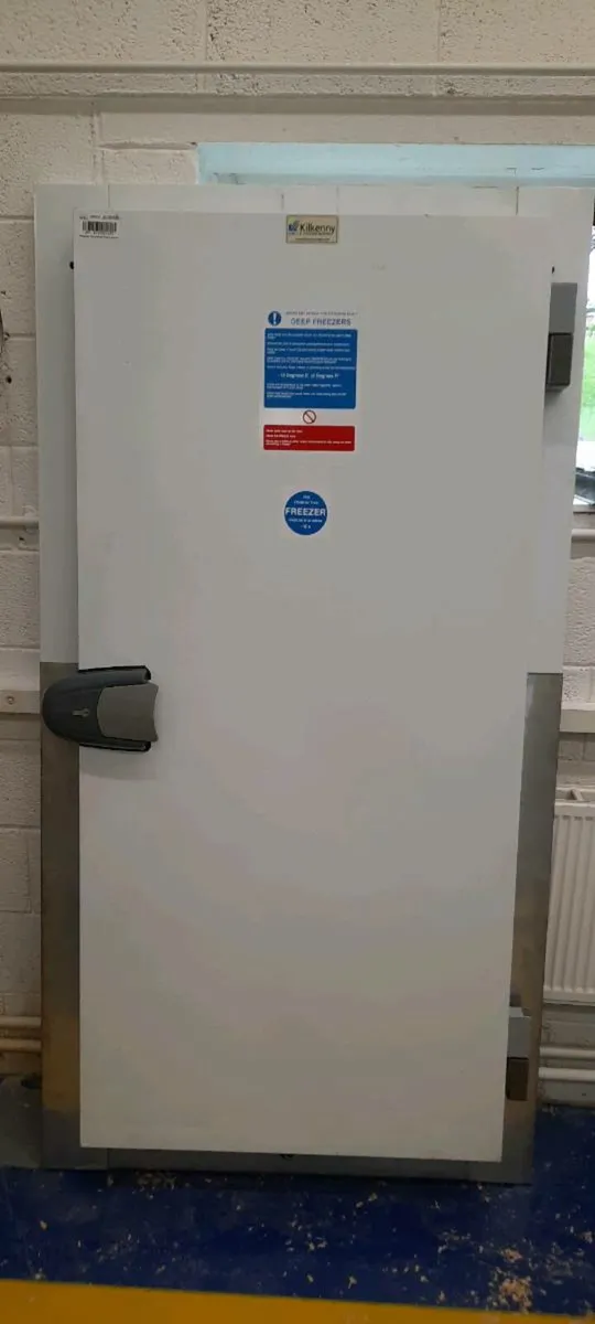 Coldroom door