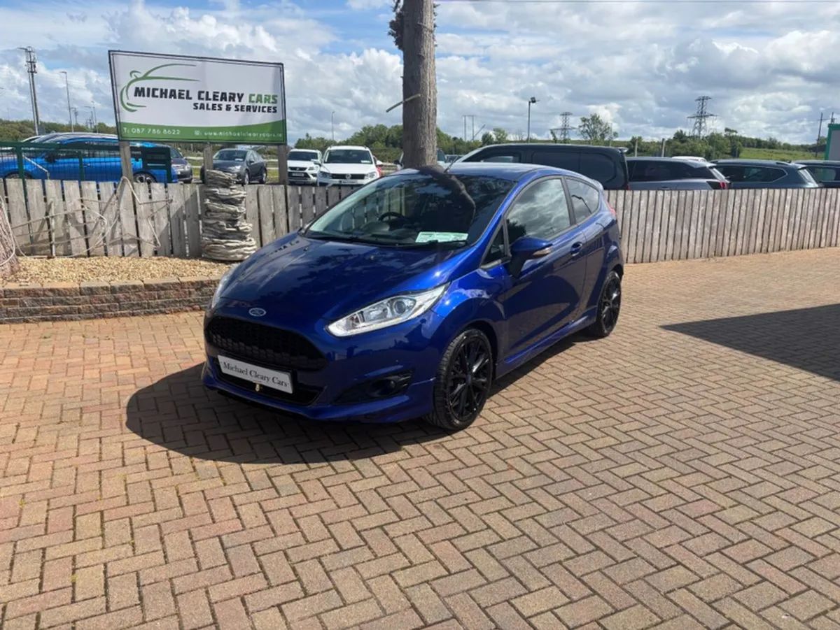 Ford Fiesta 1.0 Zetec S 125PS 3DR - Image 2