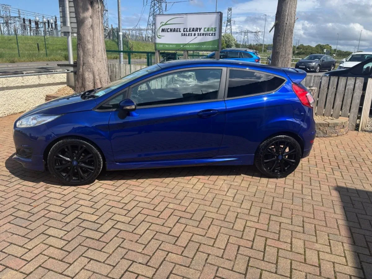 Ford Fiesta 1.0 Zetec S 125PS 3DR - Image 4