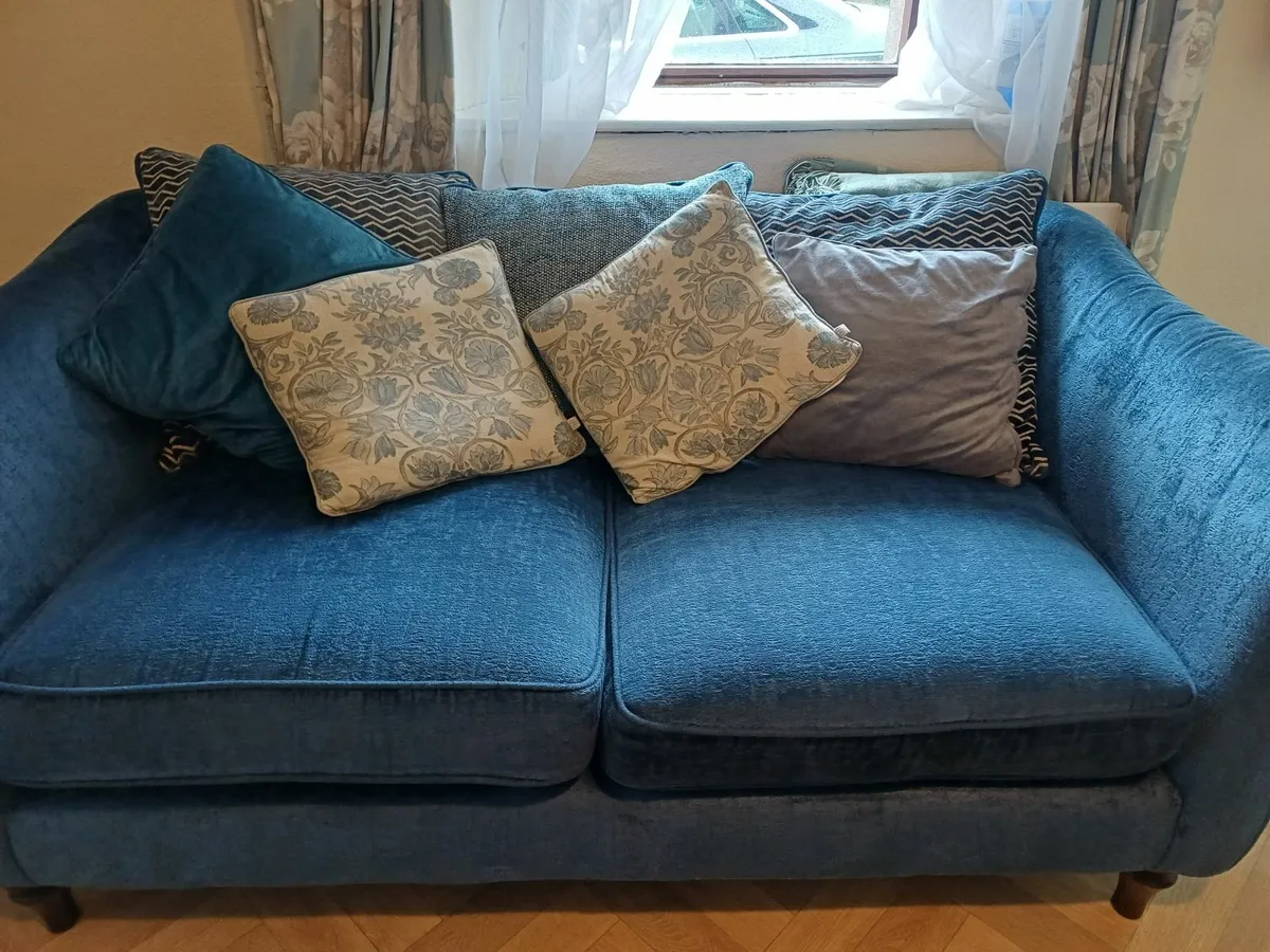 2 seater couch - Image 2