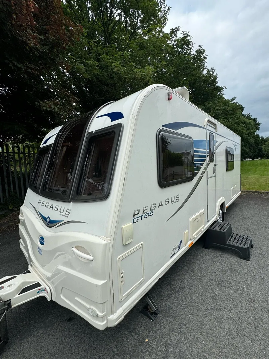 2015 Bailey Pegasus GT65 Fixed Bed M-Movers Video* - Image 4
