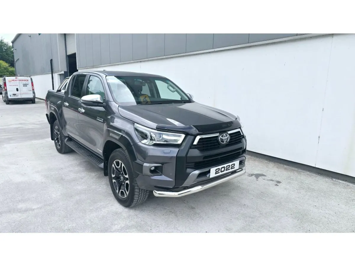 Toyota HiLux Invincible D-4d 4WD - Image 2