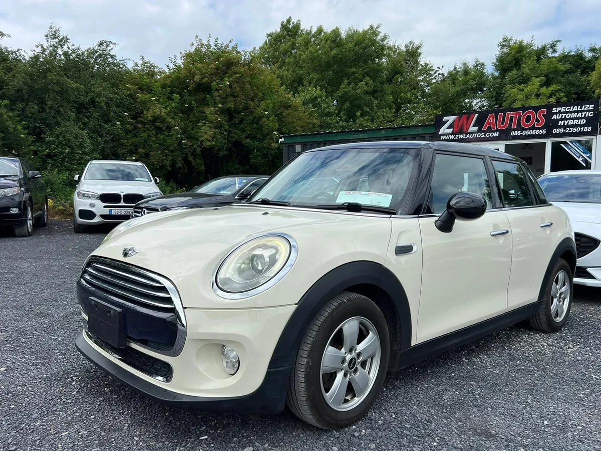 16 Mini Cooper Autos - Image 1