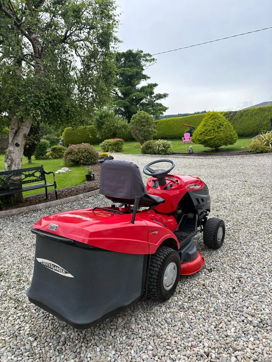 Castlegarden Ride On Lawnmower - Image 3
