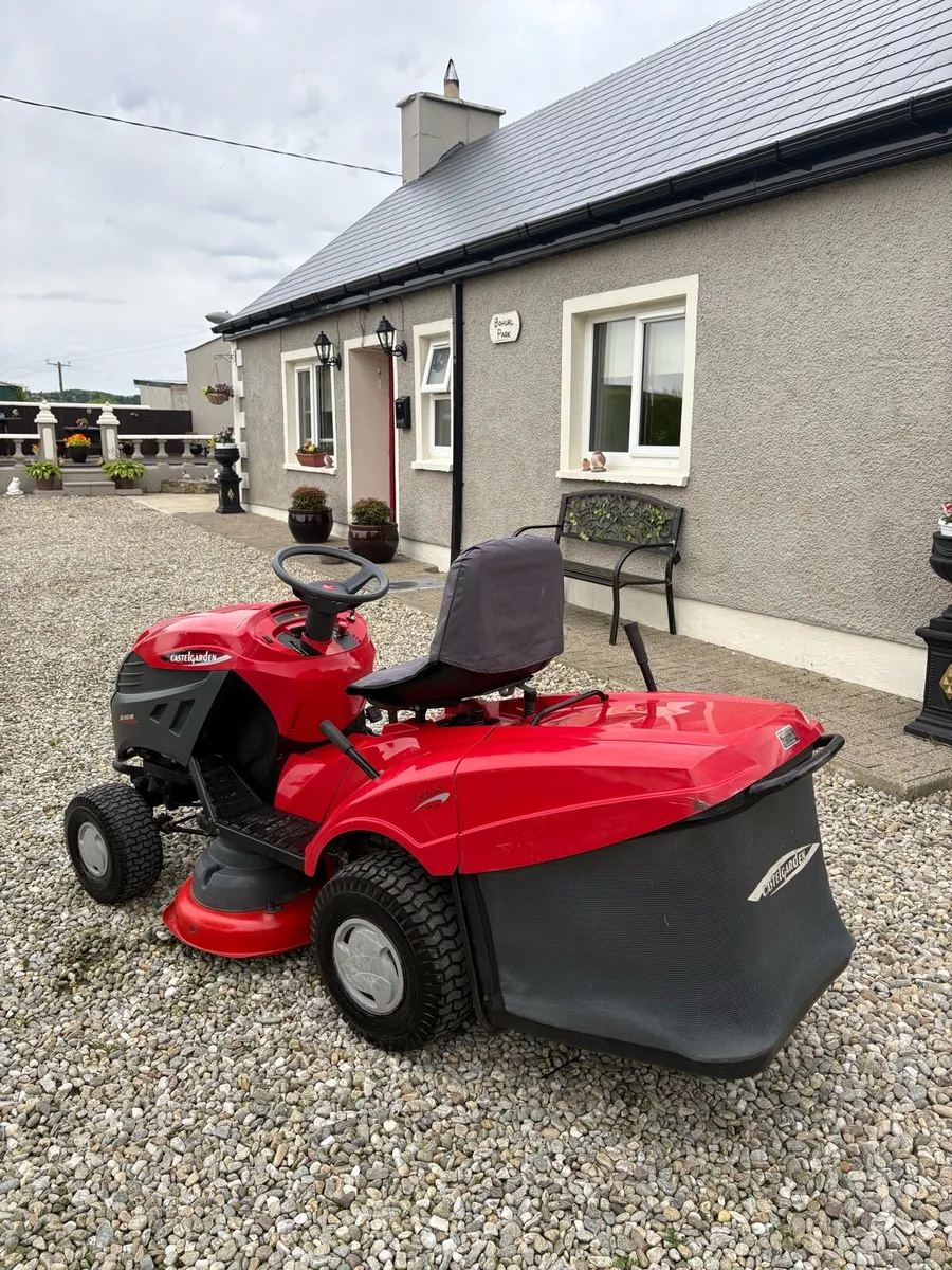 Castlegarden Ride On Lawnmower - Image 4