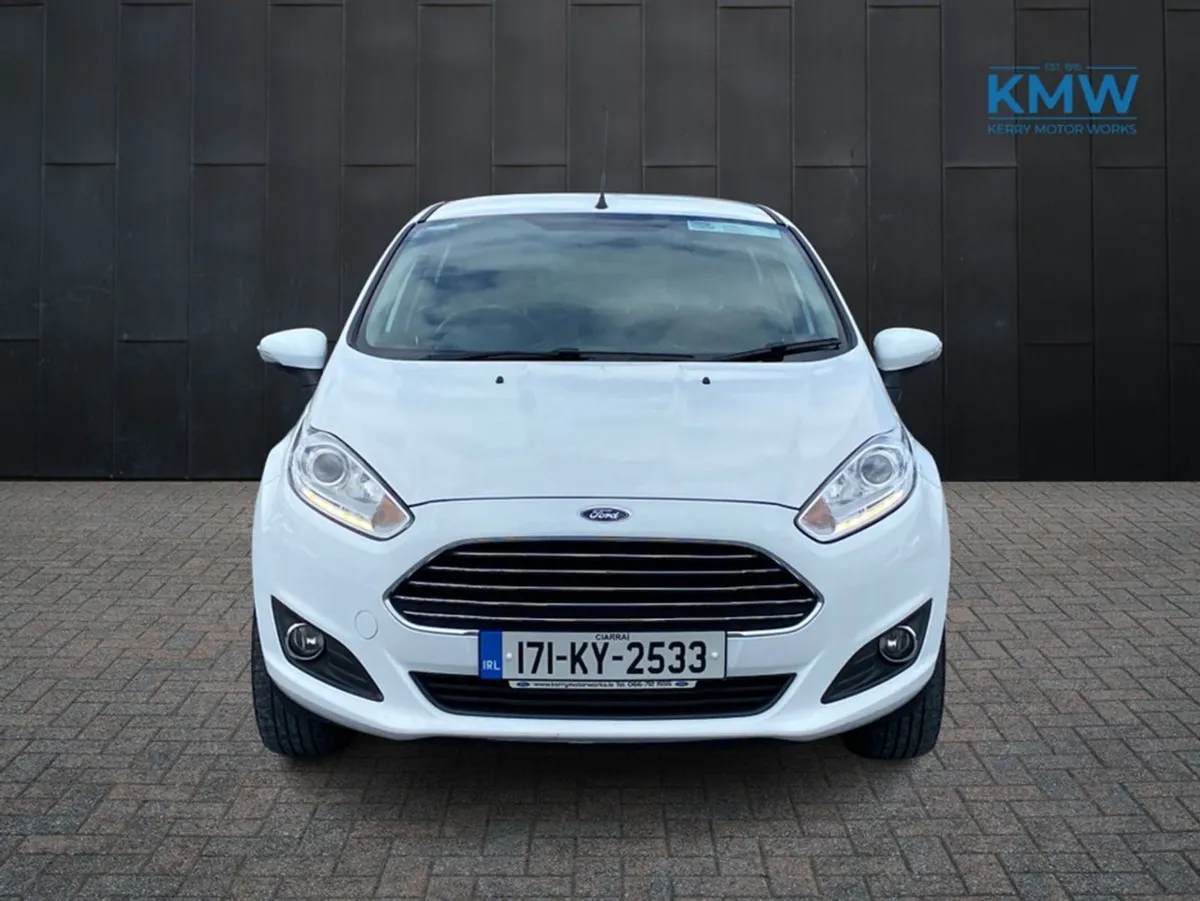 Ford Fiesta Titanium 1.25 60ps M5 5 MCA 4DR - Image 3