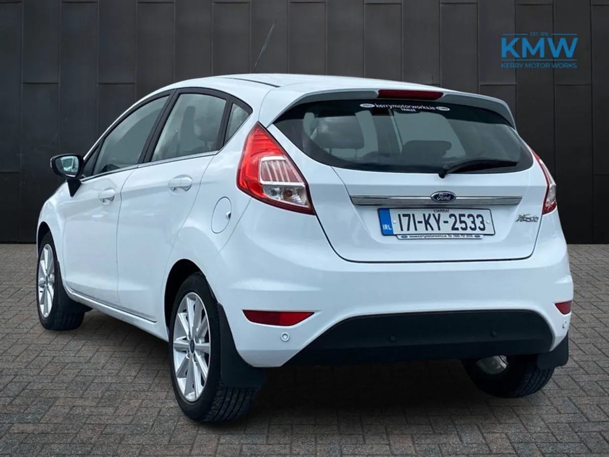 Ford Fiesta Titanium 1.25 60ps M5 5 MCA 4DR - Image 4