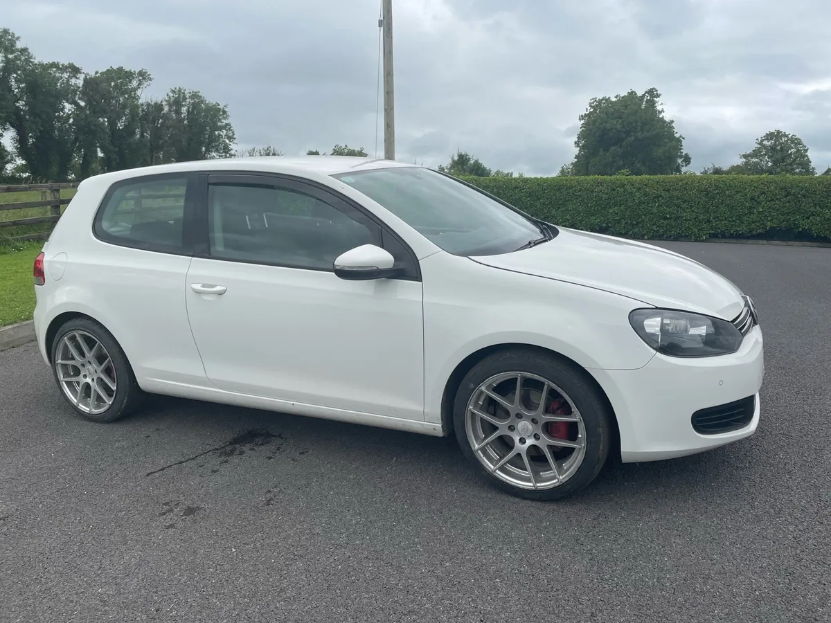 Volkswagen Golf 2011 - Image 1