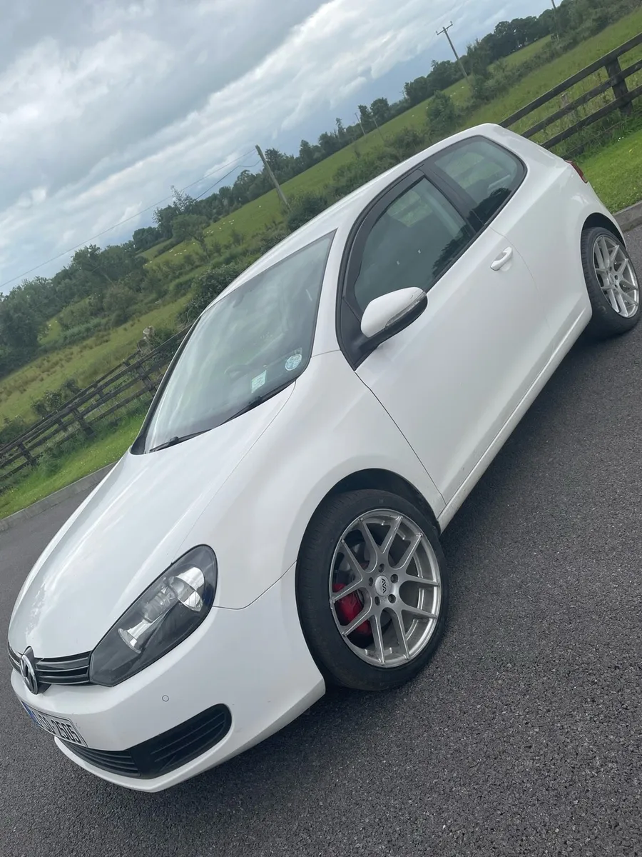 Volkswagen Golf 2011 - Image 2