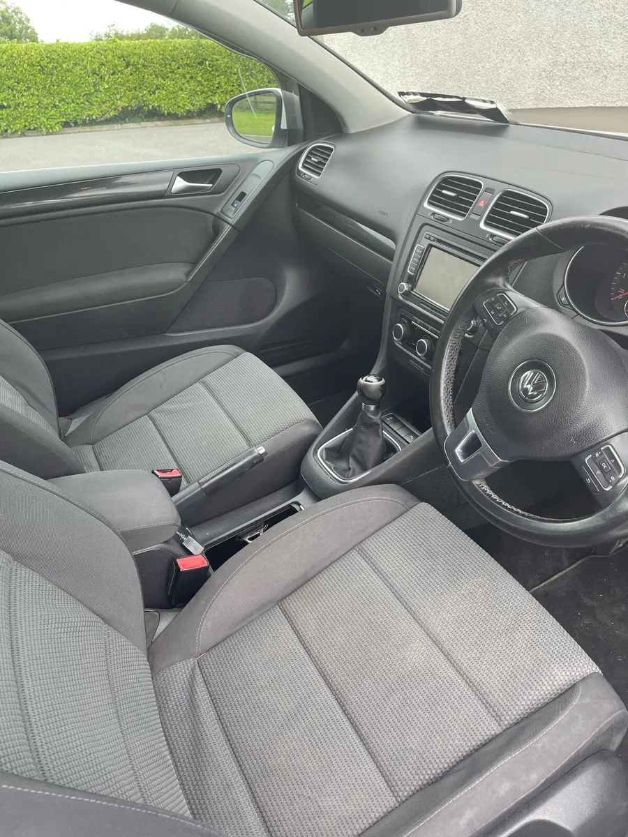 Volkswagen Golf 2011 - Image 4