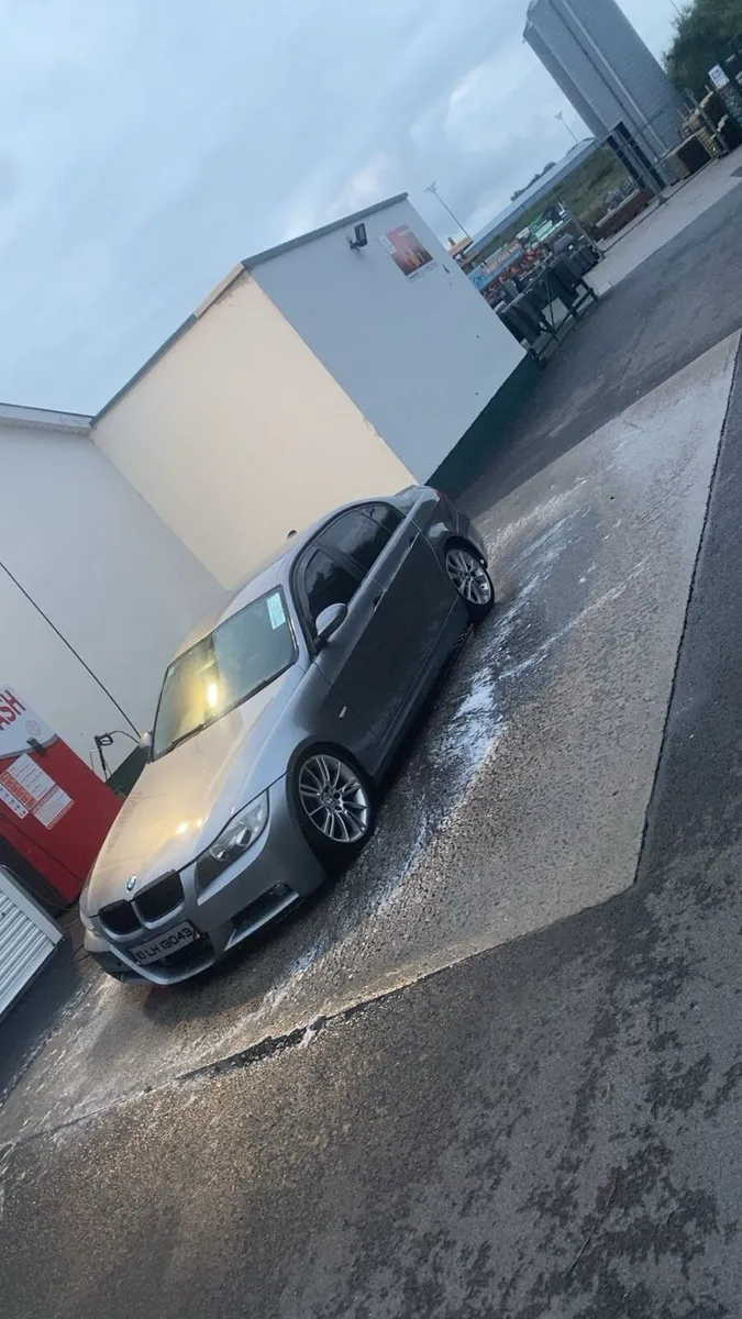 BMW e90 316d - Image 2