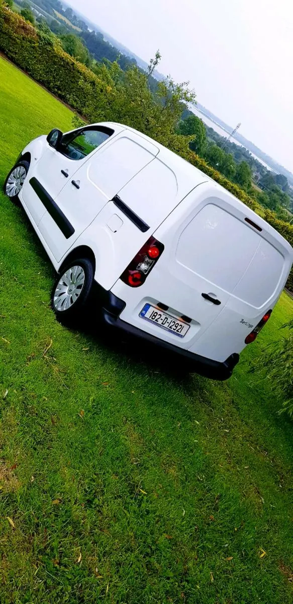 Citroen berlingo 1.6hdi,  2018, clean van 3seats - Image 2