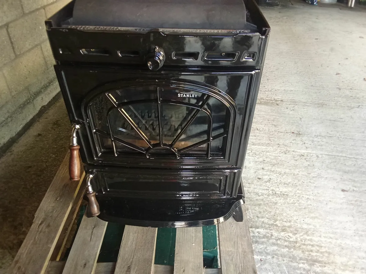 Stanley stove - Image 1
