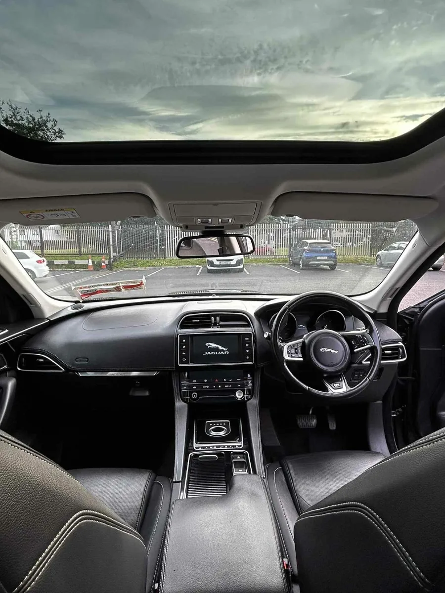 Jaguar F-Pace 2.0D R-Sport 2018 - Image 3