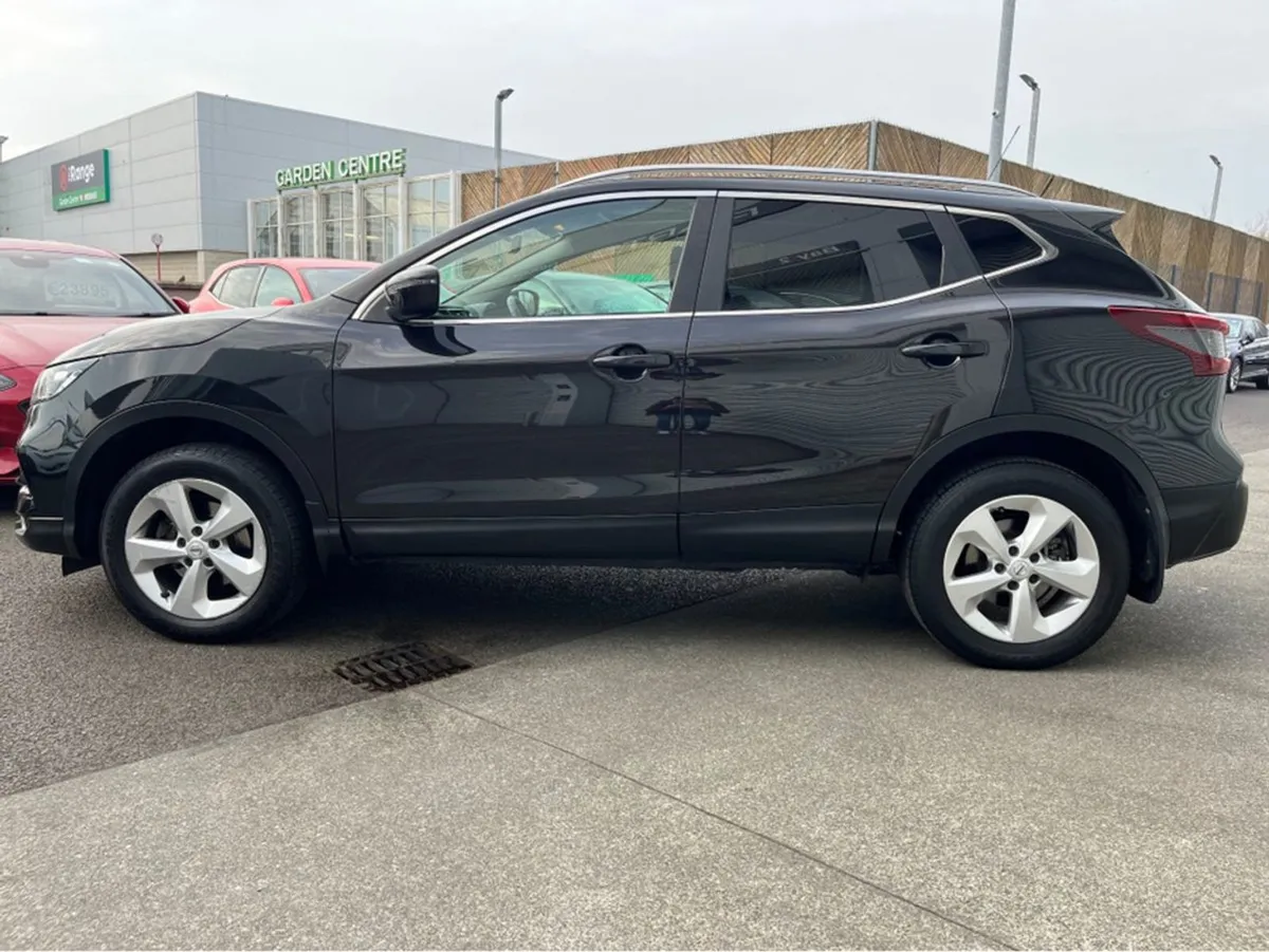 Nissan QASHQAI 1.5 Diesel SE - Image 4