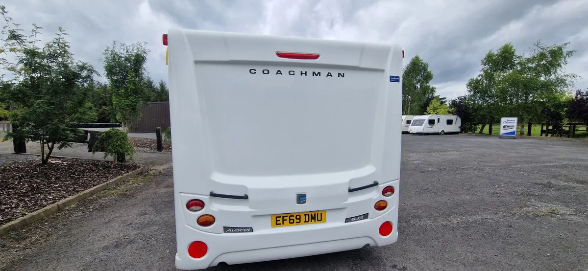 Coachman Avocet 535 island bed caravan - Image 4