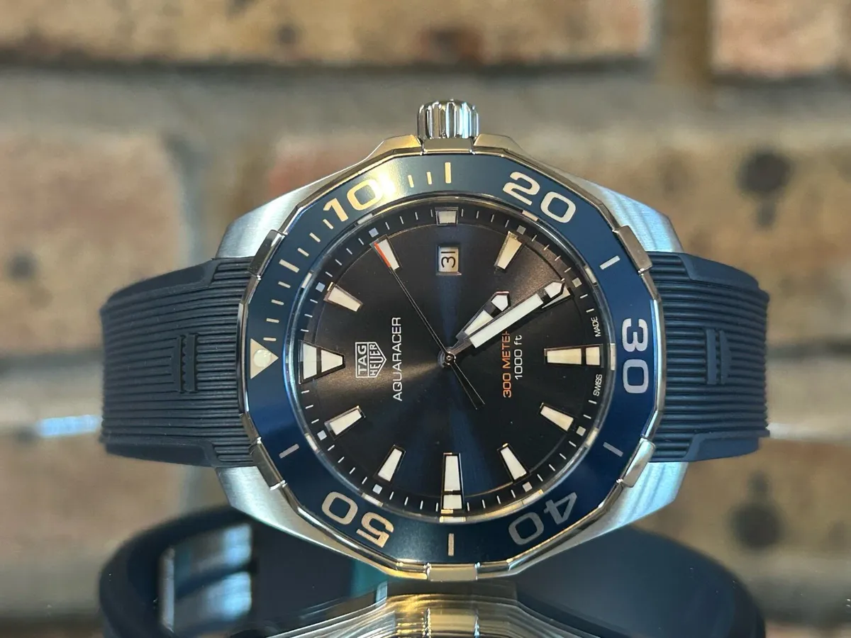 TAG Heuer Aquaracer - Mens Wristwatch - Image 1