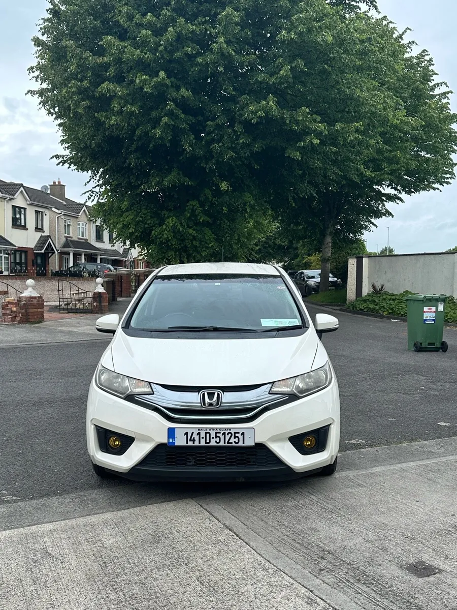 Honda fit Hybrid 2014 - Image 1