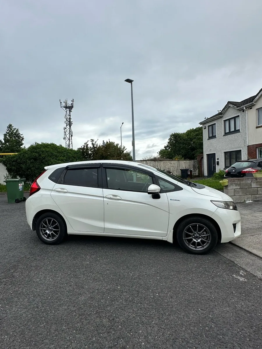 Honda fit Hybrid 2014 - Image 4