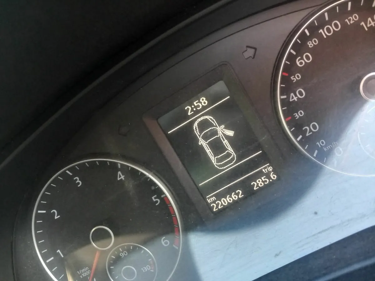 Volkswagen Jetta 2012 - Image 2
