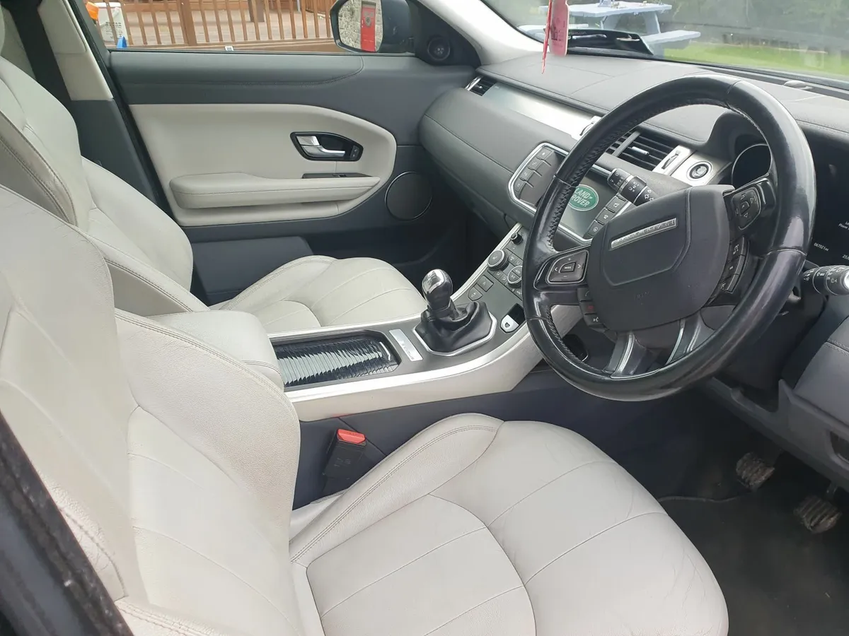 Land Rover Range Rover Evoque 2017 2WD - Image 4