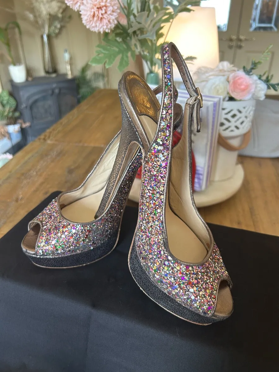 Stunning heels, shoe size 3,4 - Image 1