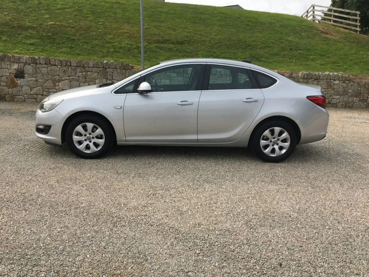 Opel Astra Notchback 1.6 Cdti 136PS 4DR Auto - Image 4