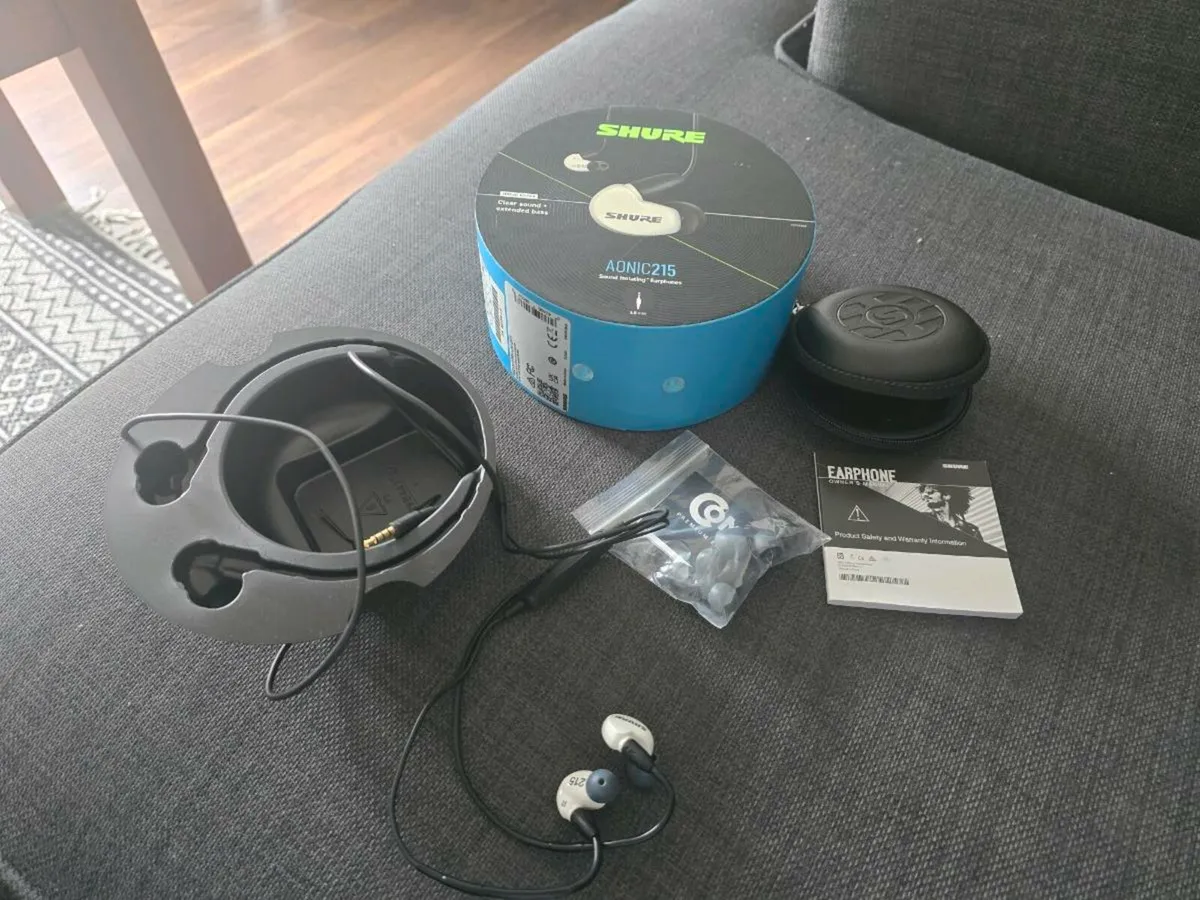 Shure earbuds new - Image 3