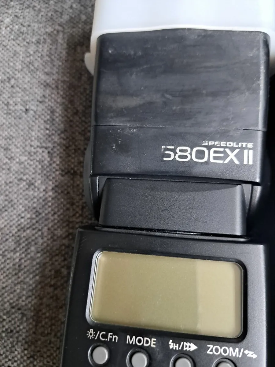 Canon speedlite 580 ex ii with st-e2 trigger +1 fl - Image 3
