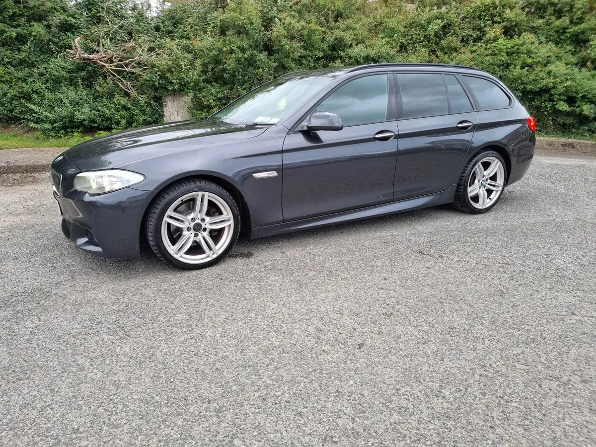 BMW 5-Series 2011 - Image 1